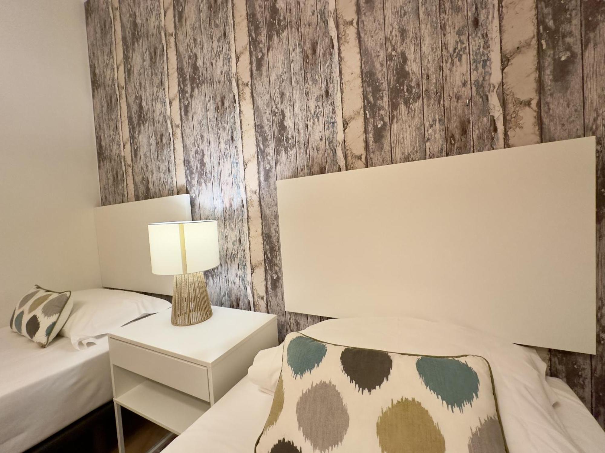 Urbe10 Plaza De Uncibay 3 Bedrooms Apatment Apartment *